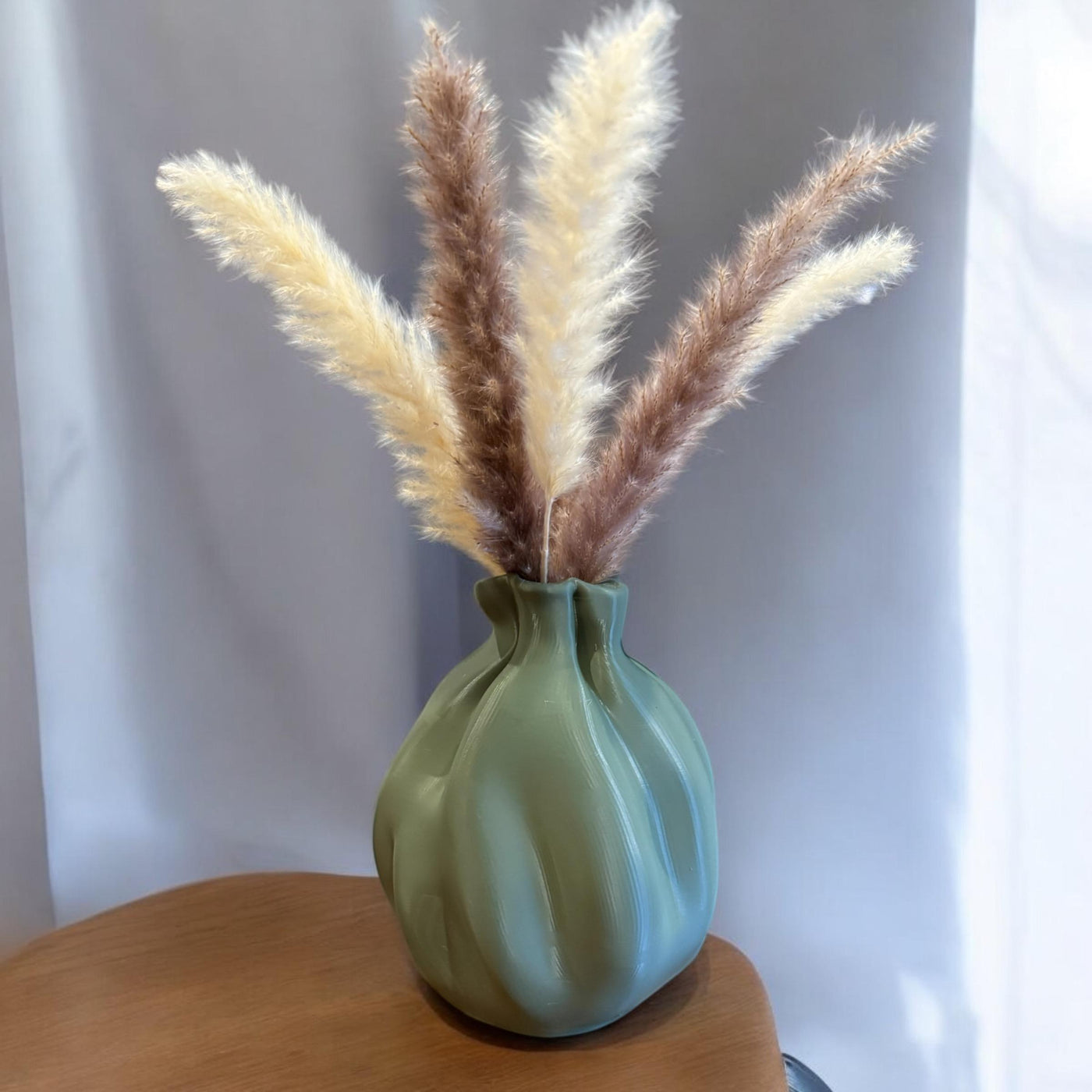 Unique 3D Printed Evergreen Bag Vase - Eco-Friendly Home Decor for Interior Design Enthusiasts
