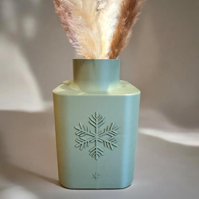 Intricate 3D Printed Snowflake Vase: Eco-Friendly Home Decor for Interior Design Enthusiasts