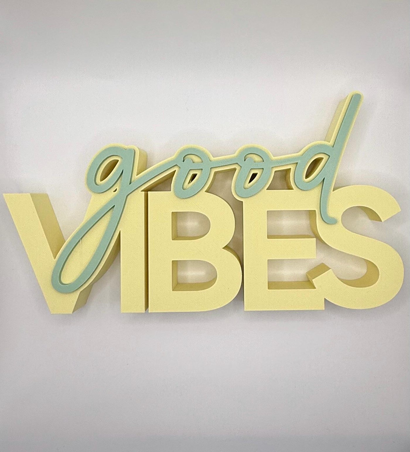 3D Printed “Good Vibes” Standing Sign Modern Lettering Décor Positive Quote Home Decoration Minimalist Desk Sign bookshelf decor Word art