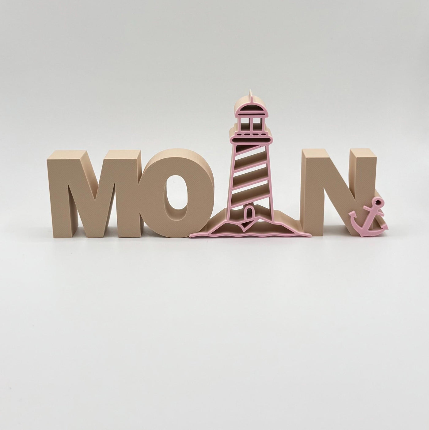 3D Printed Standing Sign “Moin” – German Greeting Home Décor, Coastal Shelf Decoration, Funny Desk Sign, Entryway Gift Bookshelf decor