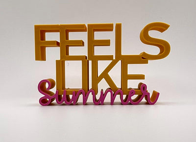 3D Printed Standing Sign “Feels Like Summer” – Modern Lettering Home Décor, Summer Vibes Shelf Decoration Beach House Accent & Seasonal Gift