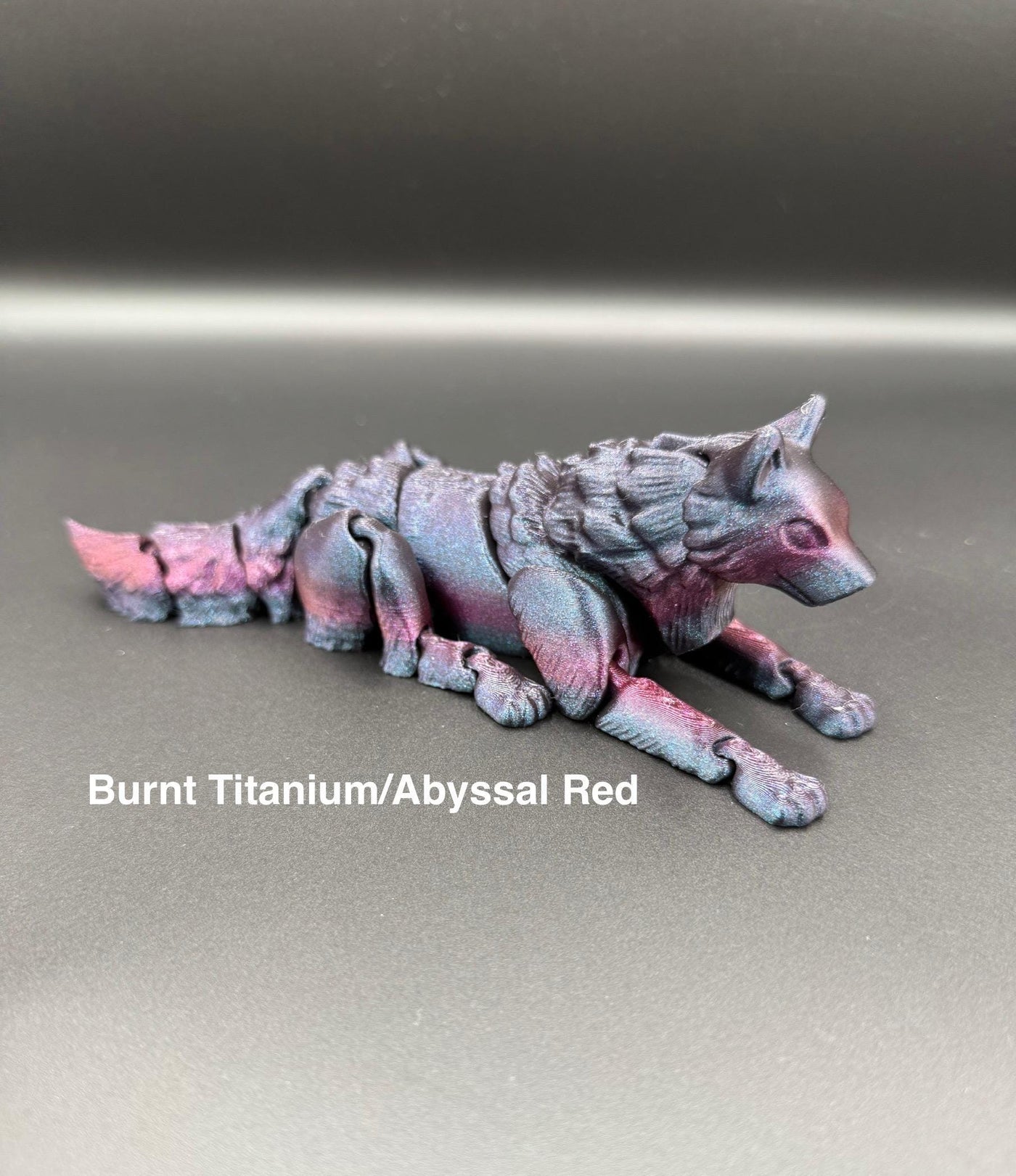 3D Printed Articulated Wolf – Flexible Fidget Toy, Poseable Wolf Figurine, Animal Lover Gift, Desk Decoration & Bookshelf Decoration