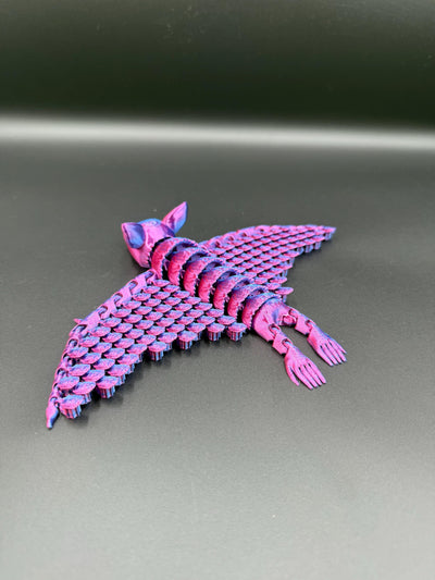 3D Printed Articulated Flexi Bat – Poseable Fidget Toy Flexible Bat Figurine Spooky Halloween Decoration Gothic Home Décor Creepy Cute Gift