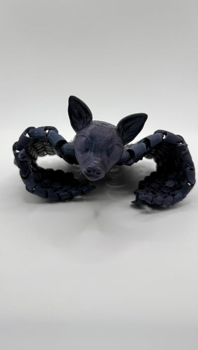 3D Printed Articulated Flexi Bat Poseable Fidget Toy, Flexible Bat Figurine, Spooky Halloween Decoration, Gothic Home Décor Bookshelf decor