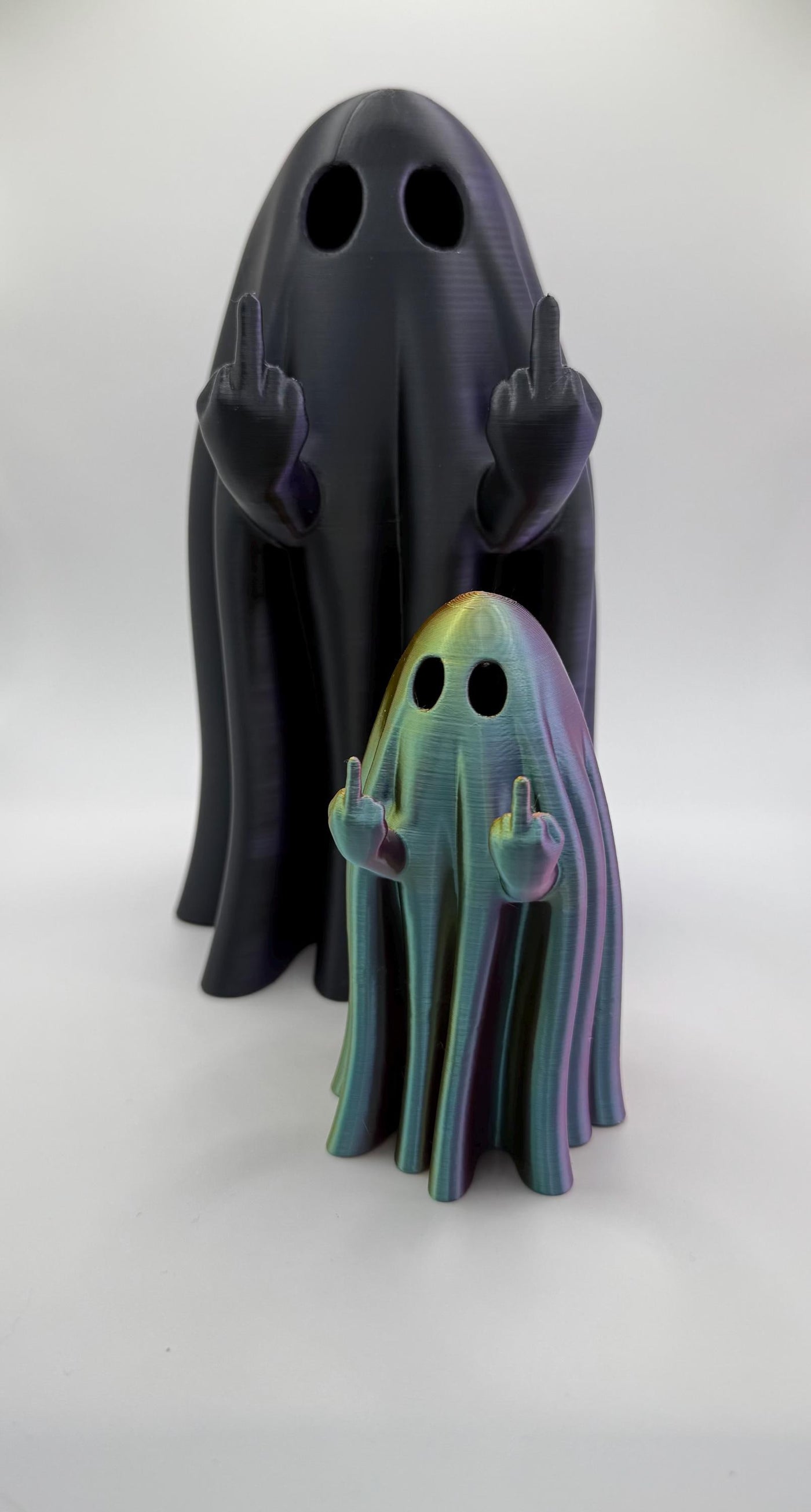 3D Printed Rude Ghost Figurine – Funny Middle Finger Desk Toy, Creepy Cute Halloween Decoration & Spooky Gothic Home Décor Gift