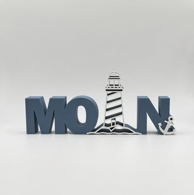 3D Printed Standing Sign “Moin” – German Greeting Home Décor, Coastal Shelf Decoration, Funny Desk Sign, Entryway Gift Bookshelf decor