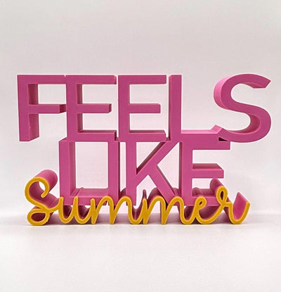 3D Printed Standing Sign “Feels Like Summer” – Modern Lettering Home Décor, Summer Vibes Shelf Decoration Beach House Accent & Seasonal Gift