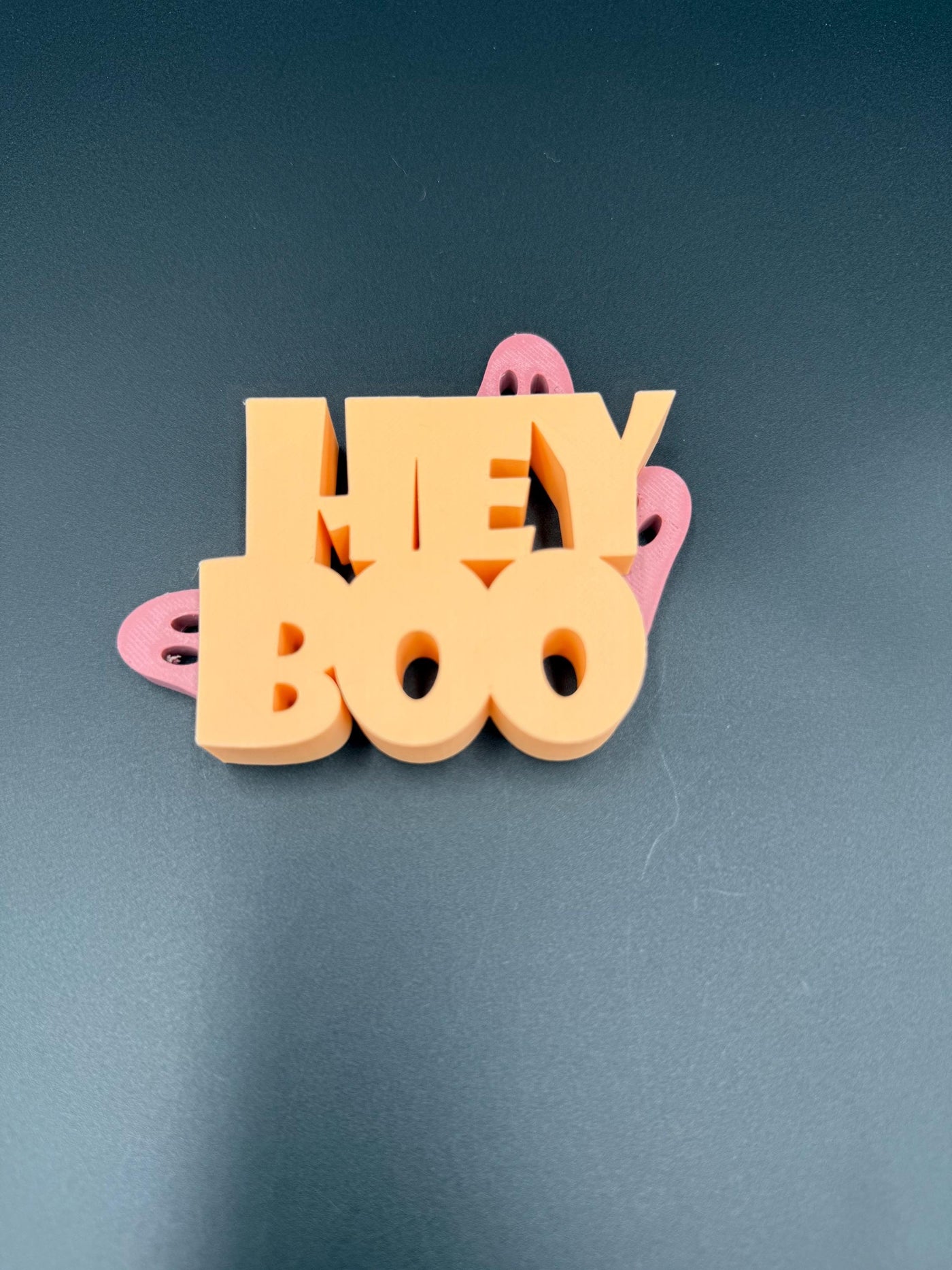 3D Printed Halloween Hey Boo Sign – Cute Standing Decoration, Spooky Shelf and Table Décor, Modern Fall Party Centerpiece, Boo Sign Gift