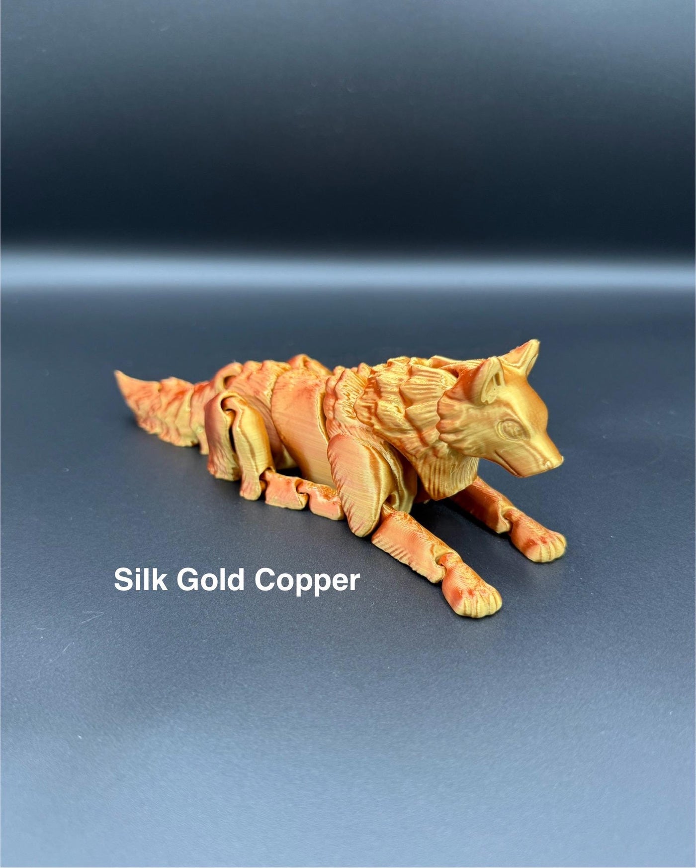 3D Printed Articulated Wolf – Flexible Fidget Toy, Poseable Wolf Figurine, Animal Lover Gift, Desk Decoration & Bookshelf Decoration