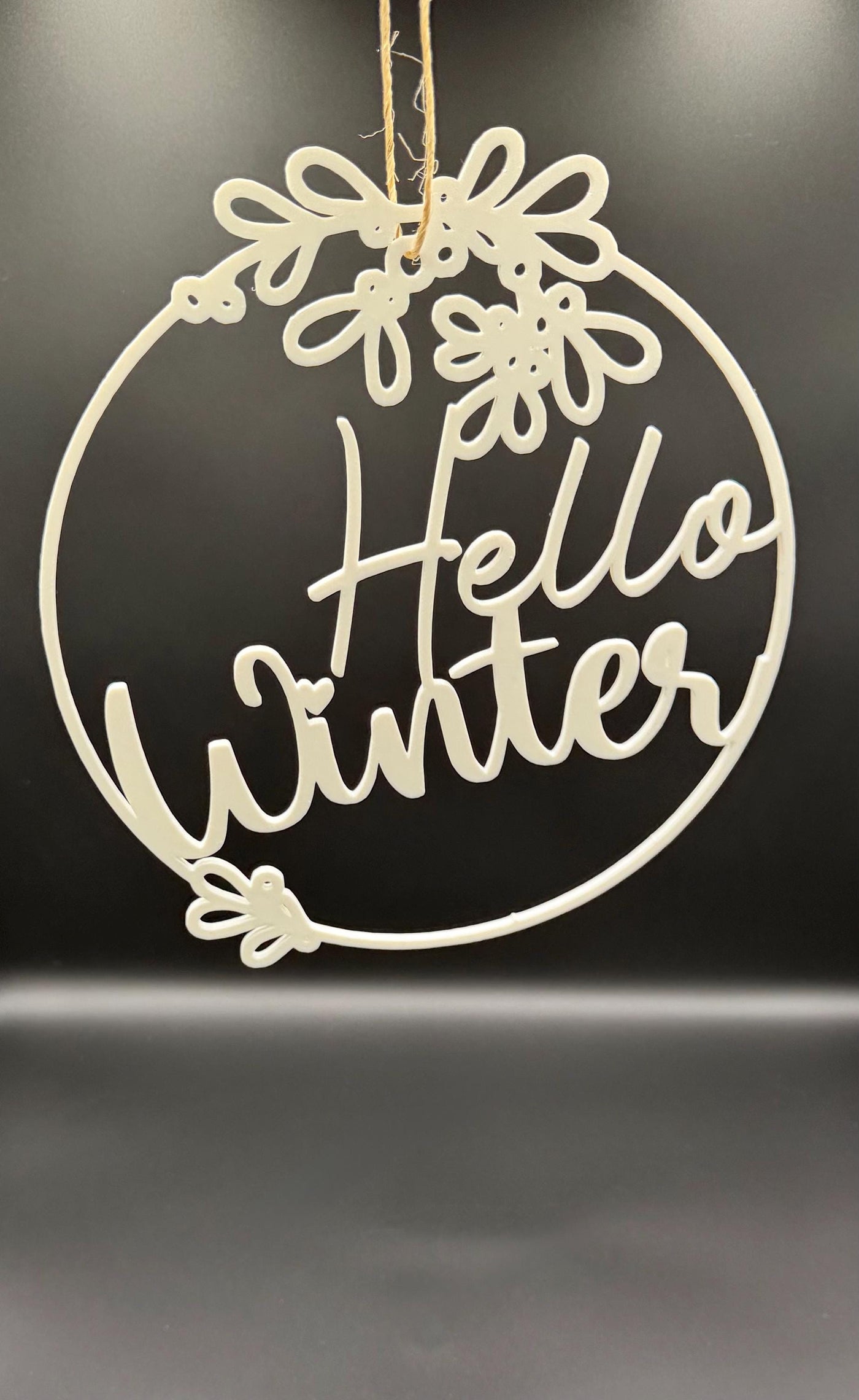 3D Printed “Hello Winter” Wreath Winter Door Sign Modern Seasonal Wall Decor Neutral Cozy Winter Decoration Front Door Hanging Cozy