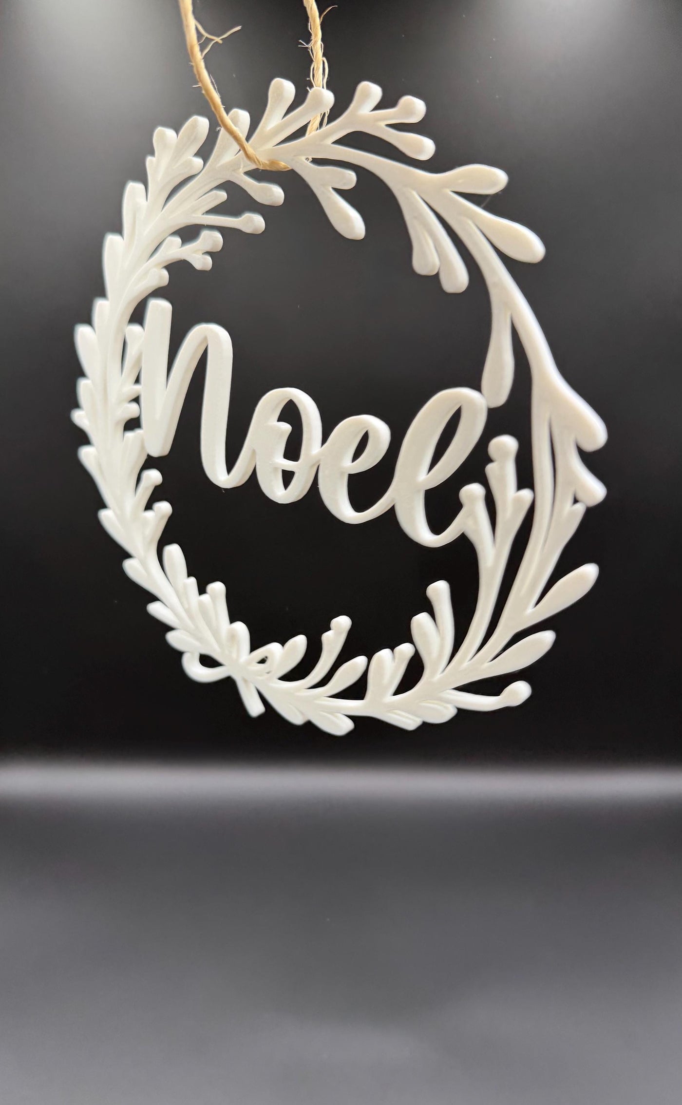 3D Printed “Noel” Christmas Wreath Modern Holiday Door Decor Minimalist Winter Wall Hanging Neutral Christmas Decoration Holiday Mantel